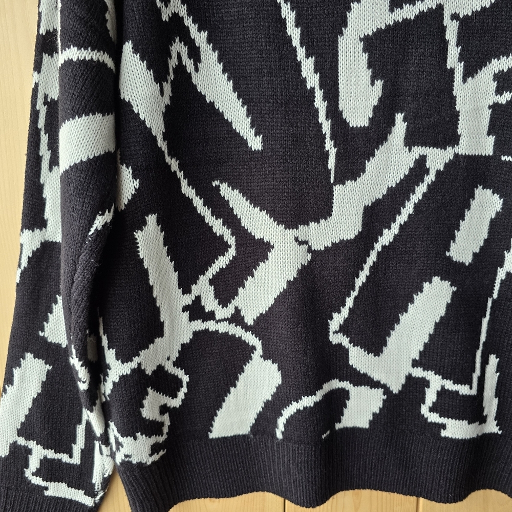Urban Man Graffiti Print Knit Acrylic Crewneck Sweater Black White Mens Medium - Picture 8 of 9
